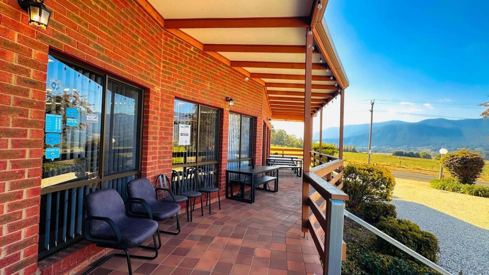 Mountain Creek Motel Bar & Restaurant Mount Beauty Zewnętrze zdjęcie